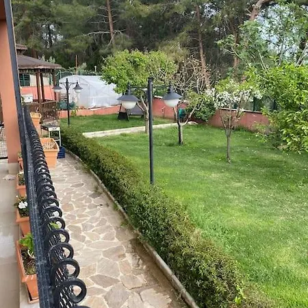 Ormanin Icinde Genis Havuzlu Triplex Feriehus