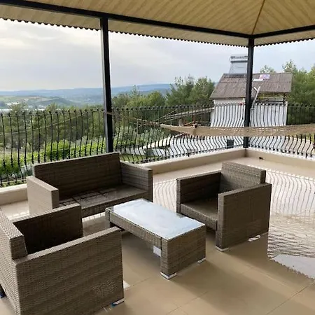 Ormanin Icinde Genis Havuzlu Triplex Feriehus Manavgat