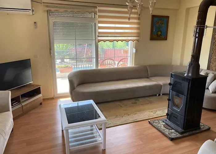 Ormanin Icinde Genis Havuzlu Triplex Дом отдыха