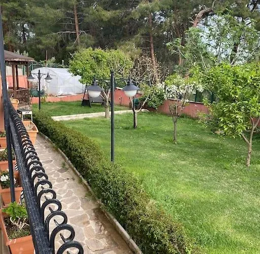 Ormanin Icinde Genis Havuzlu Triplex *