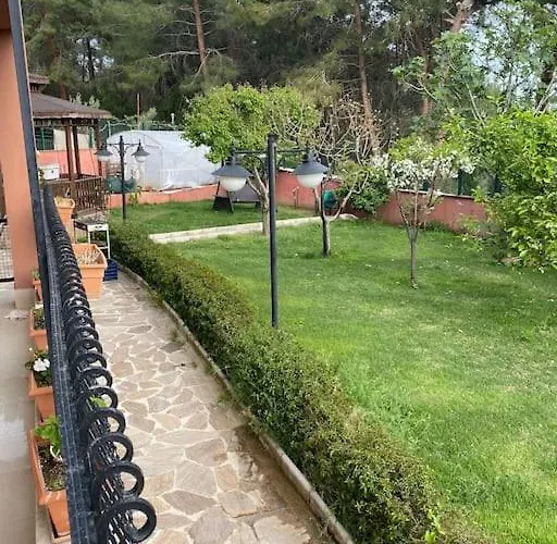 Ormanin Icinde Genis Havuzlu Triplex Дом отдыха