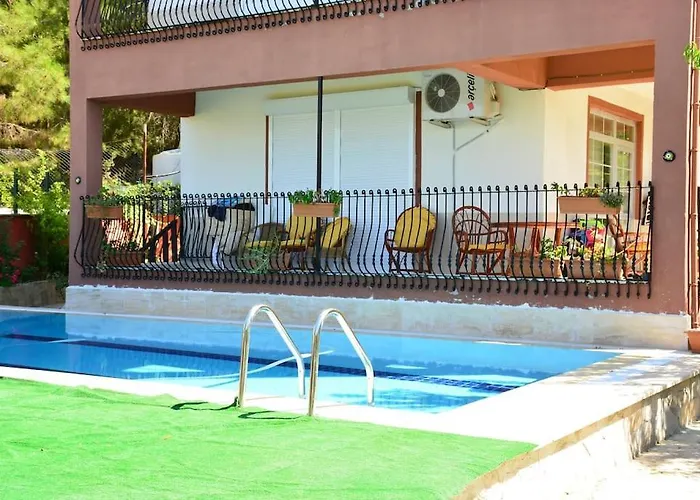 Ormanin Icinde Genis Havuzlu Triplex Дом отдыха Манавгат