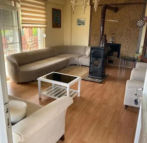 Ormanin Icinde Genis Havuzlu Triplex *