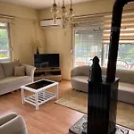 度假居 Ormanin Icinde Genis Havuzlu Triplex *