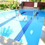 度假居 Ormanin Icinde Genis Havuzlu Triplex 马纳夫加特